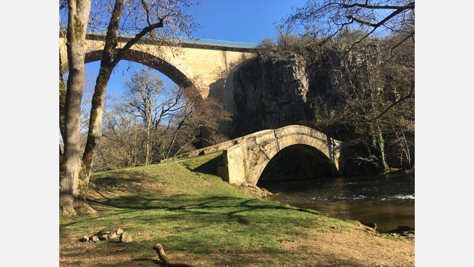 Pont de Pierre-Perthuis, Clémence Weck